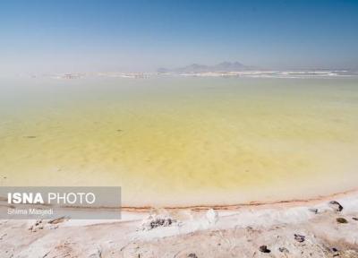 خطر گسترش کانون گرد و غبار در حاشیه دریاچه ارومیه