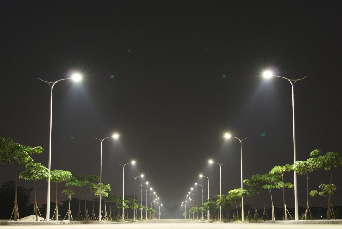 چراغ های خیابان و بزرگراه ها با فناوری نانو تمیز باقی می مانند