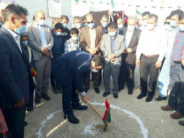 خبرنگاران کلنگ ساخت مدرسه عشایری در فیروزآباد فارس به زمین زده شد